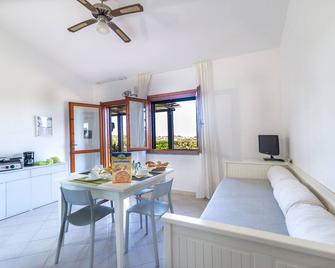 2 Le Perle Di Stintino - Happy Rentals - Stintino - Wohnzimmer