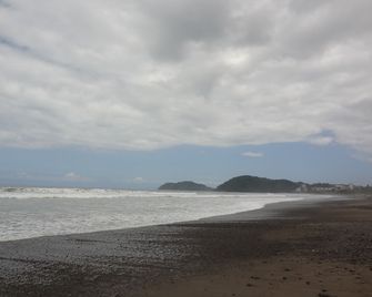 Room2Board Hostel And Surf School - ג'אקו - חוף