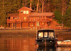 Angler's Dream. Waterfront Island Home. Private dock. Rental boat. Hot Tub. - Ketchikan - Edificio