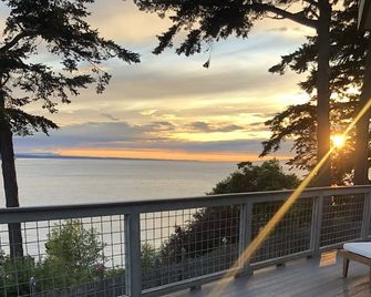 Waterfront, Sunsets and Mountains - Port Townsend - Balcony