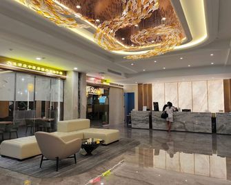 Lido De Paris Hotel - מנילה - לובי