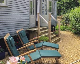 Fig Tree Shepherds Hut - Cottage - Bridport - Patio
