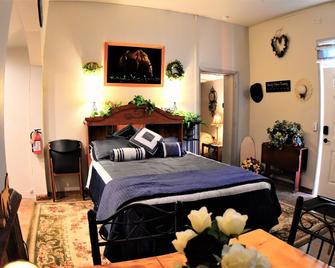 Best Rates In Town - Salmon - Bedroom