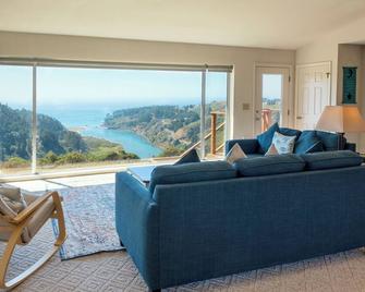 River's End is where the Majestic Navarro River meets the Pacific Ocean - Albion - Sala de estar