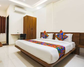 Fabhotel Balaji Paradise - Allen Career Institute - Indore - Κρεβατοκάμαρα