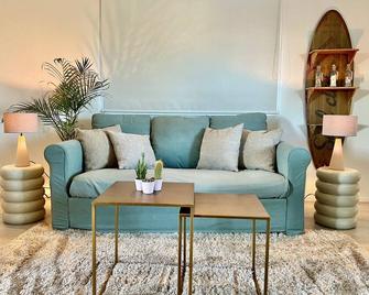 NEW - The Surf Shack - on a lake near Amsterdam! - Vinkeveen - Living room