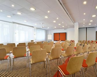 Coffee Fellows Hotel Puchheim - Puchheim - Зал засідань