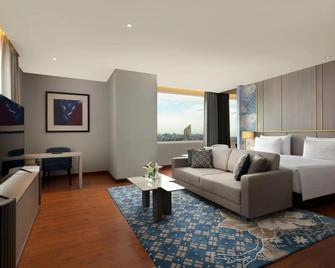 Hotel Santika Premiere Gubeng Surabaya - Surabaya - Living room