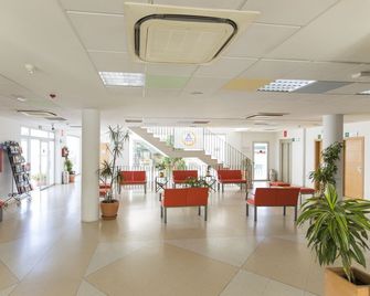 Torremolinos Inturjoven Youth Hostel - Torremolinos - Lobby