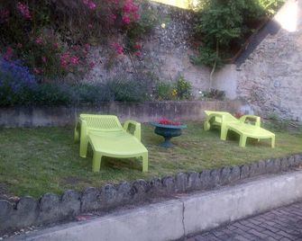 Independent Cottage In A Small Village In The Morvan Regional Park - Anost - Patio