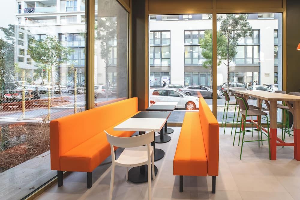 easyHotel Marseille Euromed thumbnail 2