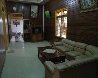 Wisma Mutiara - Padang - Stue