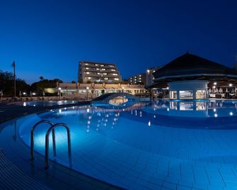 Savoy Beach Hotel & Thermal Spa - Bibione - Pool