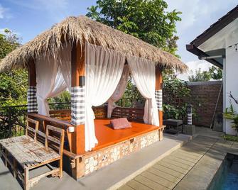 Omah Angkul Angkul Villa - Bandung - Patio