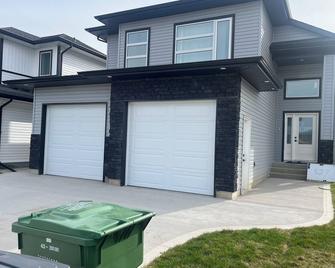 Kcee’s Rest Haven - Saskatoon - Building