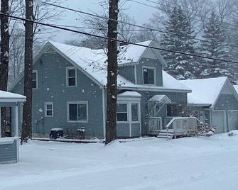 The Main Cabin At Higgins Lake - True North Cabin Rentals - Roscommon - Edificio
