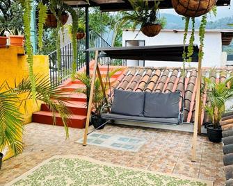 The Spacious 'Villa Corazon' near Antigua, Guatemala - Alotenango - Patio