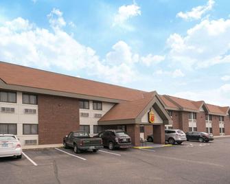 Super 8 by Wyndham St. Cloud - St. Cloud - Building