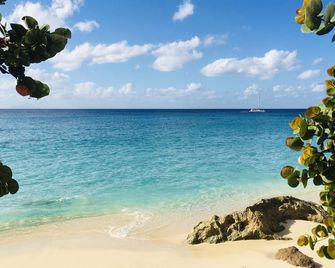 Sapphire Beach Club Resort - Simpson Bay - Strand