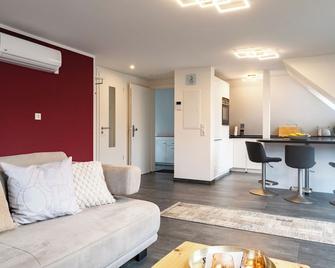 Exklusive Wohnung mit Ahrblick 1 und Dachterrasse - Bad Neuenahr-Ahrweiler - Sala de estar