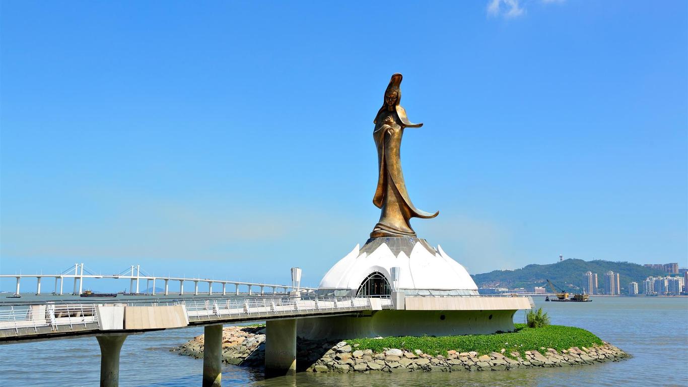 Golden Crown China Hotel