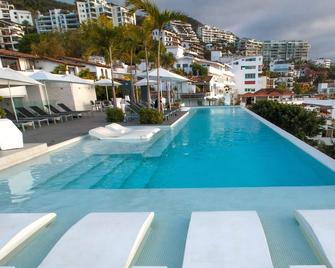 D Terrace Luxury Residences - Puerto Vallarta - Pool