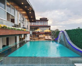 Beach Corridor Hotel & Spa with Free Airport shuttle - Negombo - Pool