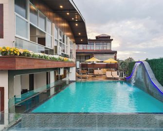 Beach Corridor Hotel & Spa with Free Airport Shuttle - Negombo - Pool