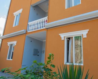 Hotel Cosmos - Batumi - Building