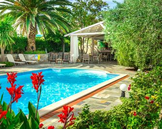 Luxury Villa Fotini - Thasos Town - Piscine