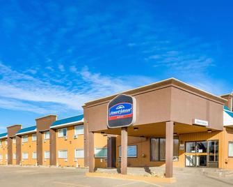 Howard Johnson by Wyndham Fort St. John - Fort Saint John - Gebouw