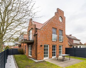 Südstrandhus Urlaub mit Hund Wohnung 4 oben - Borkum - Building