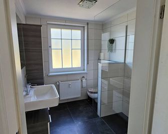 Ferienwohnung In den Birgden - Wermelskirchen - Badkamer