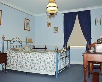 Briardale Bed & Breakfast - Lavington - Bedroom