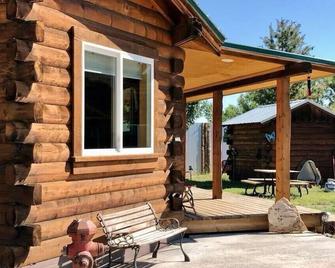1-bedroom cabin just a short walk to Rio Grande - Del Norte - Patio