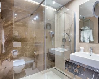 Emerald Hotel - Pristina - Bad