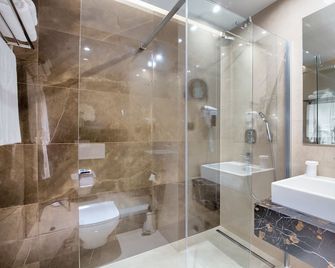 Emerald Hotel - Pristina - Bad
