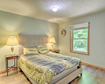 Deck, Hot Tub and Game Room Lake Harmony Home - Lake Harmony - Bedroom