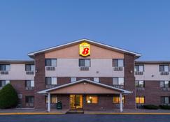 Super 8 by Wyndham Front Royal - Front Royal - Building