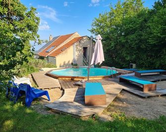 Les Roussis - Saint-Germain-des-Champs - Басейн