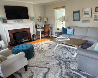 Quiet Family Beach Charmer - Point Pleasant Beach - Wohnzimmer