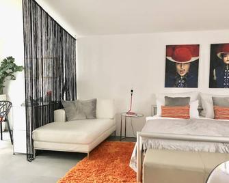 Modern Studio On The Sun Terrace Above Baden-Baden - Baden-Baden - Pokój dzienny
