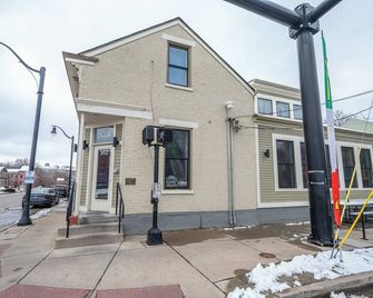 The Luxe Spot 1 - Covington - Byggnad