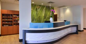 SpringHill Suites by Marriott Oklahoma City Airport - Oklahoma City - Front desk