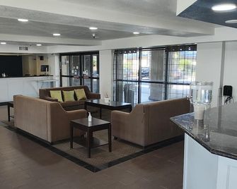 Rodeway Inn & Suites Rancho Cordova - Folsom - Rancho Cordova