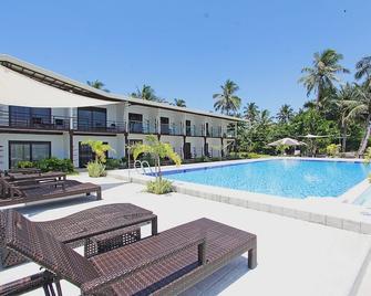 Ocean 101 Beach Resort - General Luna - Basen