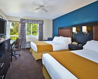 Holiday Inn Express Mackinaw City By IHG - Mackinaw City - Camera da letto