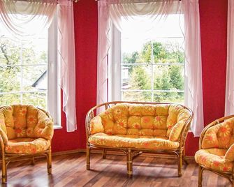 4 Bedroom Stunning Home In Kamien - Kamien (Pomorskie) - Sala de estar