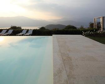 La Darbia - Ameno - Piscina