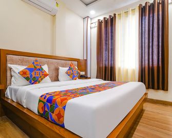 Fabhotel Atharv - Indore - Slaapkamer